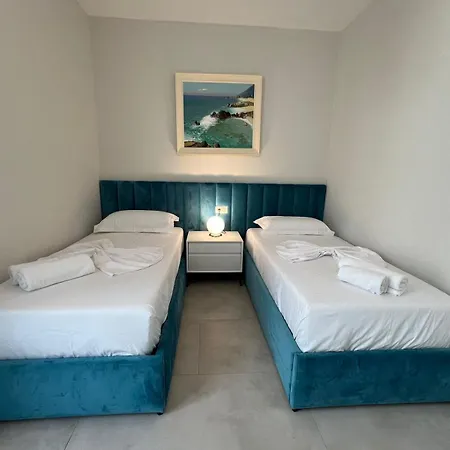 Mumbas Dhermi Apartmán